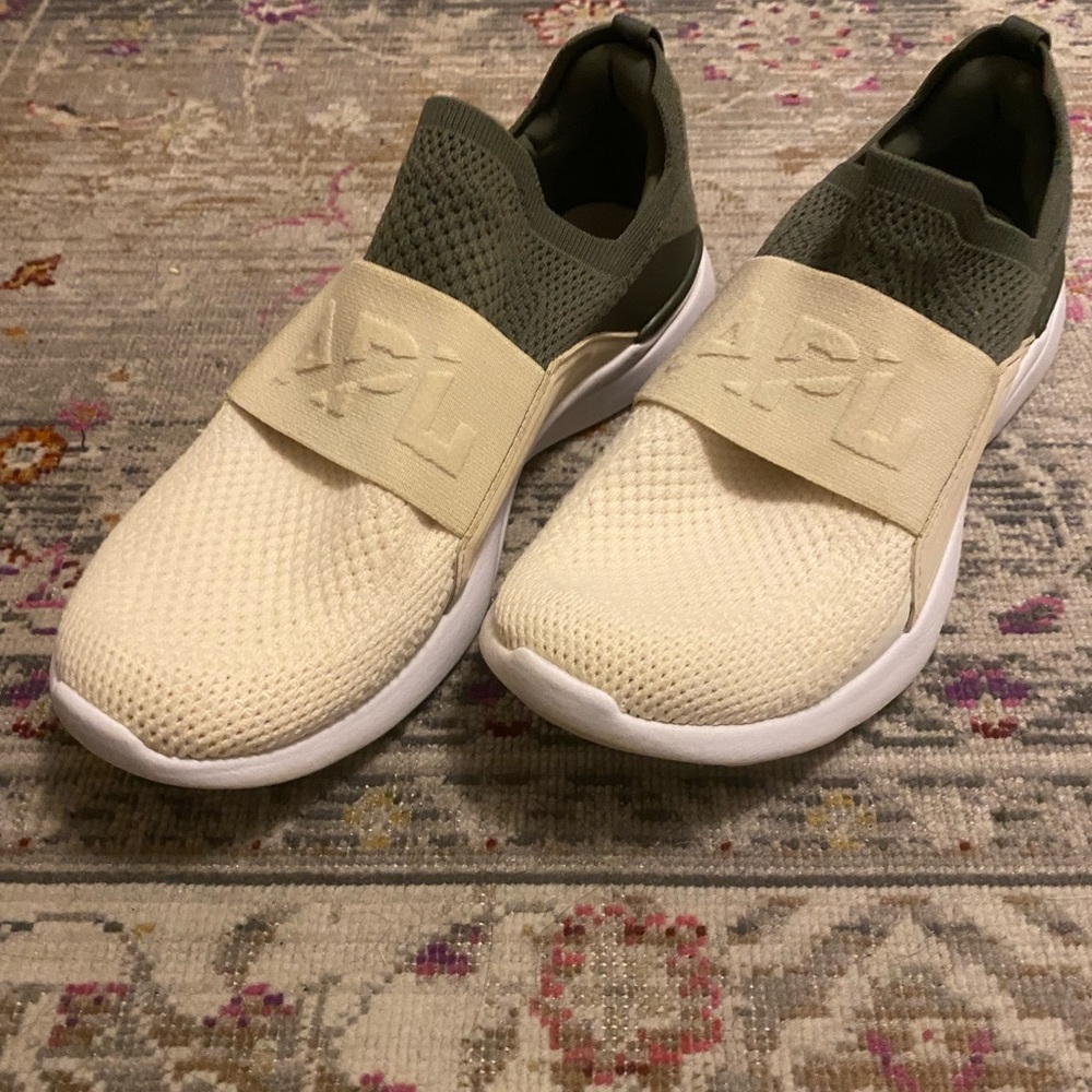 APL Techloom Bliss Trainers